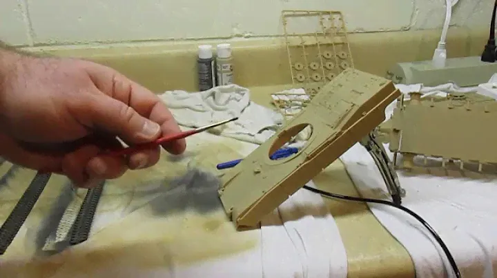 Revell 1/35 Abrams M1A1 Tank Model Kit Build Part 2